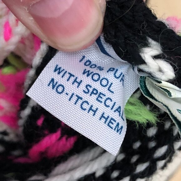 Stowe Woolens Vermont Wool Beanie Women's One Size Fair Isle Black Pink White - Picture 5 of 7